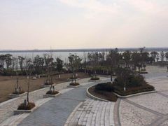 -上海滴水湖皇冠假日酒店