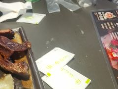 -铭牛烧肉·和牛海鲜自助(高新月牙湖店)