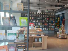 -钟书阁(松江泰晤士小镇店)