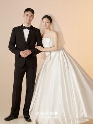-纪梵希旅拍婚纱摄影(大连总店)