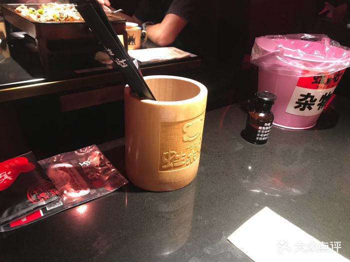 蛙来哒炭烧牛蛙(花城汇店)餐具摆设图片 - 第57张