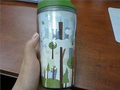 20101021235_副本-星巴克(无锡东方商厦店)