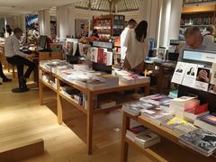 -乐蓬马歇百货公司(Rive Gauche)