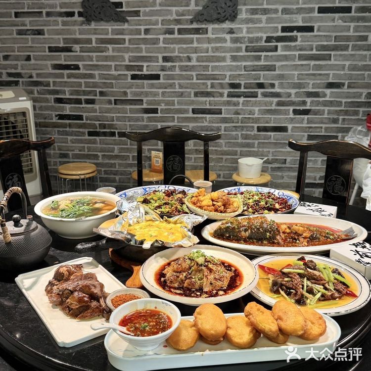 可惜你不在成都,武侯祠这家苍蝇馆子好吃s啦