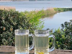 -亮河湾山庄
