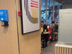 -麦当劳(轻轨曹杨路店)
