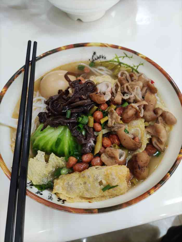 军元柳州螺蛳粉(吉莲店)-"螺蛳粉,喜欢它的人会念念不忘!这股独特的.