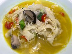 -阿瓦山寨·湘菜现炒·剁椒鱼头王(咸阳总店)