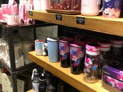 零售区-星巴克(广州动漫星城东区店)