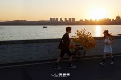 -角色婚纱摄影(中心店)