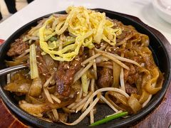 干炒牛肉河粉-金湖港式餐厅(建外店)