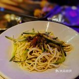 烟火之间，自在无边，感受老安火盆烧烤的人间烟火。