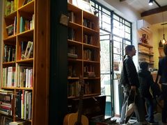 靠窗位-RUMORS COFFEE ROASTERY鲁马滋咖啡(湖南路店)