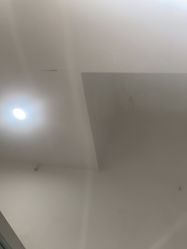 -蕾特恩专业祛痘皮肤管理