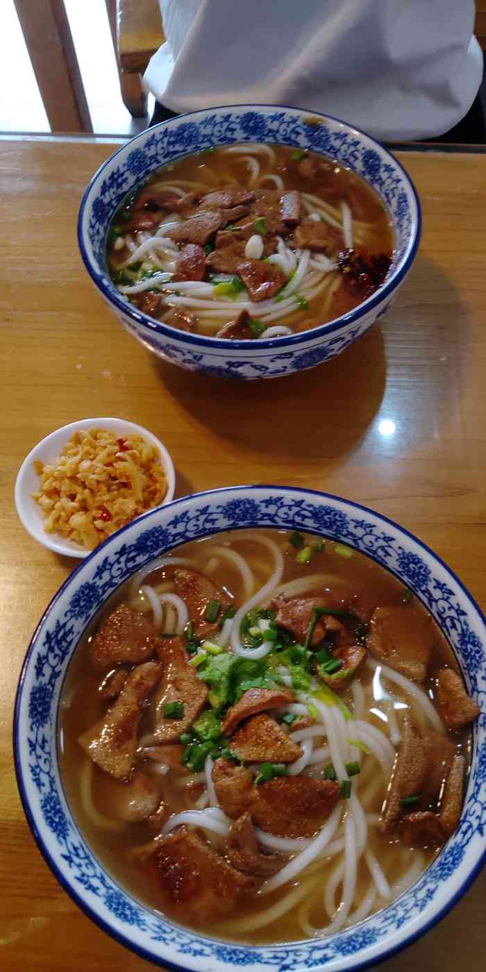 铅山特色米粉(金域名都店)-"这家的汤粉整体还不错,汤味比较足,我更喜