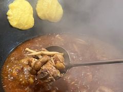 -三江鱼东北特色铁锅炖(骆驼店)