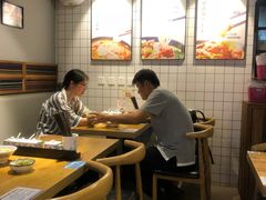 -鑫花溪牛肉米粉(人民广场店)
