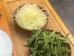 -黔三一夺夺粉酸汤火锅(百信店)