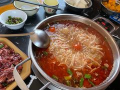 -黄利砖万峰林布依特色酸笋牛肉馆
