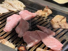-臻牛烤肉