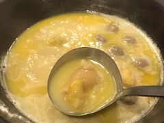 -鲜入围煮花胶鸡海鲜火锅