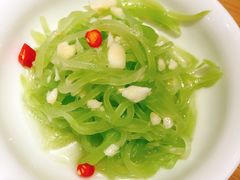 -诚铭记·虾仁汤包·成都小吃(融创店)