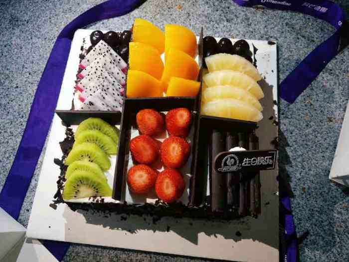 阿芒迪娜(富安百货店)-"服务态度不行,服务员做事心不在焉的.