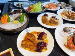 -小天鹅戴斯酒店鲸鲨百汇创作料理