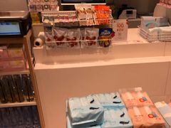 -名创优品(北京新中关购物中心地铁层店)