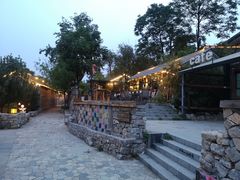 -百里峡七彩艺术小镇