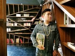 -钟书阁(松江泰晤士小镇店)