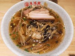素什锦焖肉面-朱鸿兴面馆(镇湖店)