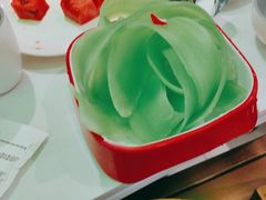 -洪氏嗨捞·广东猪肚鸡·椰子鸡火锅(西咸万象城店)