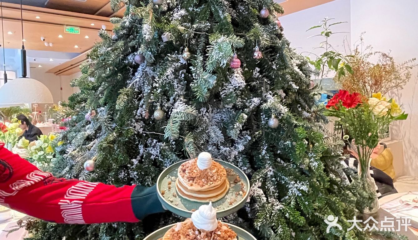 圣诞树下的甜蜜食光