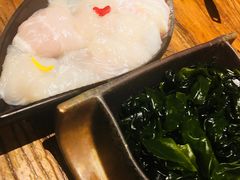 -老牌坊云南鱼豆花火锅(爱建店)