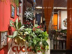 -Cuc Gach Quan Restaurant