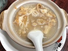 浓汤瓦煲花胶翅-添發碗仔翅美食