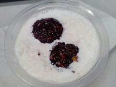 白雪黑糯米甜甜-满记甜品(优客百盛店)