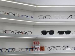 -美式眼镜·授权蔡司.依视路.尼康.豪雅.明月(南翔印象城店)