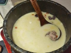 墨脱石锅鸡-敏珠拉姆藏餐·南京厨房(富春江东街店)