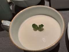 -左庭右院鲜牛肉火锅黑金店(陆家嘴中心店)