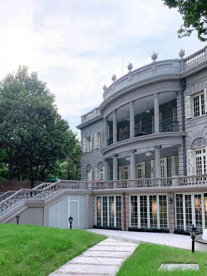 白公馆-"如果脚说:"我既然不是手,便不属于身体;."-大众点评移动版