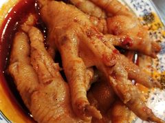 -爆炸头阿姨小四川正宗川味小吃(无任何分店)