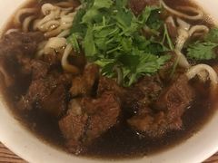 牛肉面-清真吴记门钉肉饼·喜多利