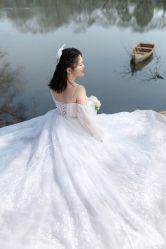 -雪中彩影婚纱摄影·微光艺术中心