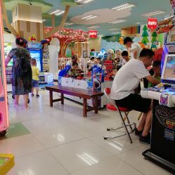 -莫莉幻想儿童乐园(武汉经开永旺店)
