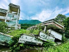 -四川汶川特大地震漩口中学遗址
