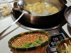 -喃喃椰·糟粕醋·椰子鸡火锅(七堡花园店)