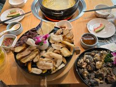-一朵菌·野生菌探索家火锅(南亚店)