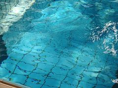 -奥冠体育华师附中恒温游泳馆